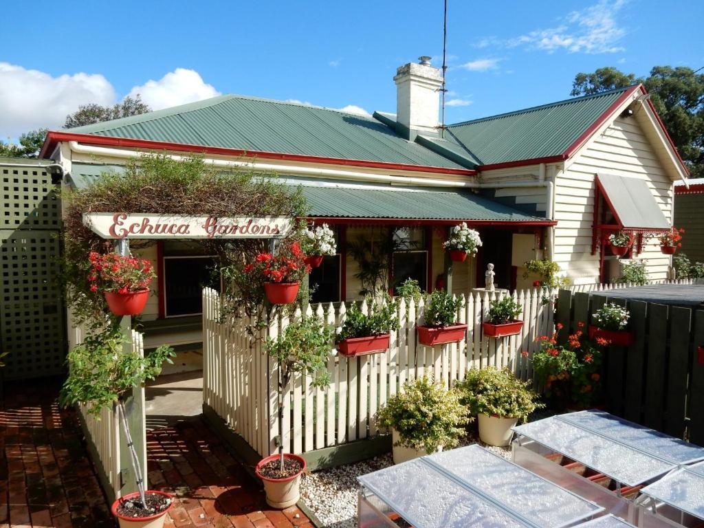 Echuca Gardens Hotel ภายนอก รูปภาพ